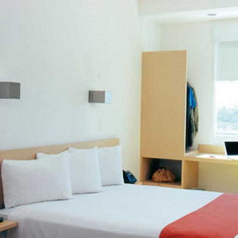 One Monterrey Aeropuerto Otel Apodaca Oda fotoğraf